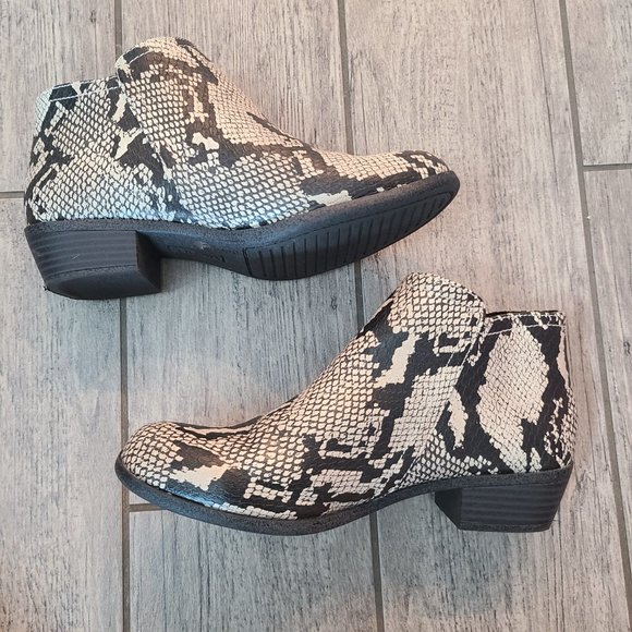 Arizona Jean Co. women's Galen ankle booties memory foam beige & black size 7.5 - Picture 9 of 13